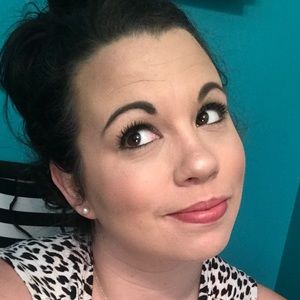 Meet your Posher, Veronica